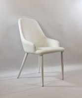 Nuova-FR X601 bianco. Pohodlná celočalouněná židle, měkkou kůží bílé barvy